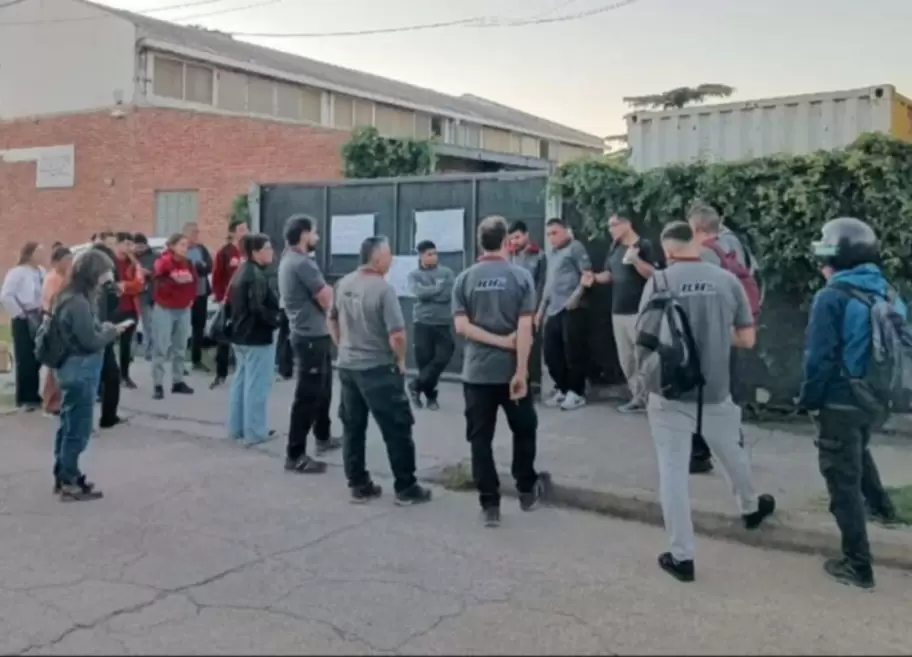 La clausura repentina de una planta de neum�ticos en C�rdoba dej� a 40 trabajadores en la calle