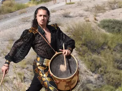 Enzo Nievas es neuquino, bailar�n de malambo y director de Royal Gauchos junto a Ginnet Servian.