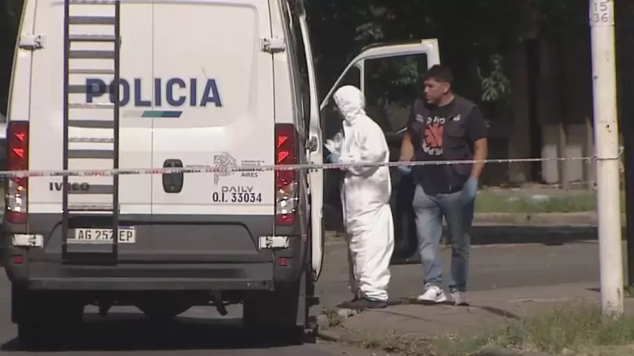 Angelina estaba mirando los fuegos artificiales junto a sus primos cuando sinti� "un calor en la cabeza" y se desplom�.