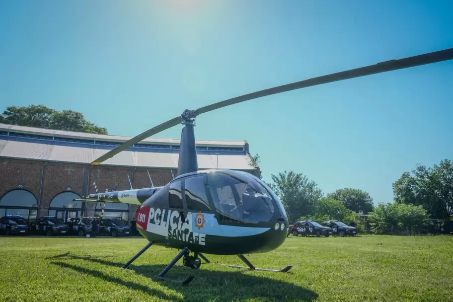 Pullaro presentó un nuevo helicóptero y refuerzos policiales en Santa Fe