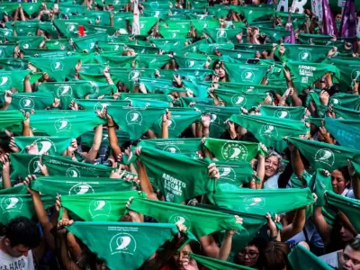 Pa�uelazo por el aborto legal
