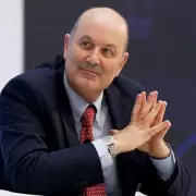 Sturzenegger dijo que los "h�roes de la producci�n" son los argentinos que viajan al exterior