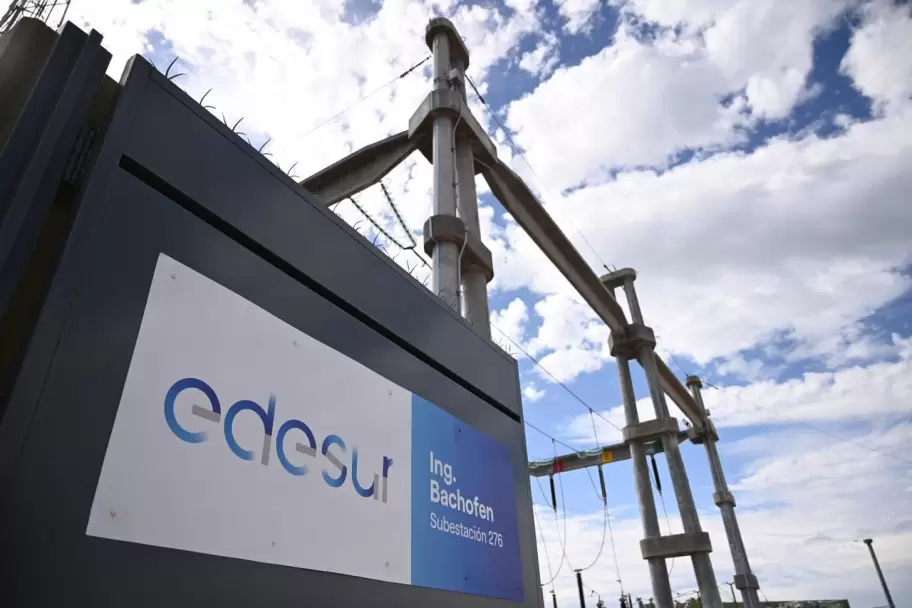 Los clientes de Edesur pueden reclamar por falta de servicio a trav�s por llamada o redes sociales
