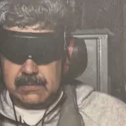 Trasladan a Nicol�s Maduro que ser� juzgado por "narcoterrorismo": comparecer� ante un juez de 92 a�os en Nueva York