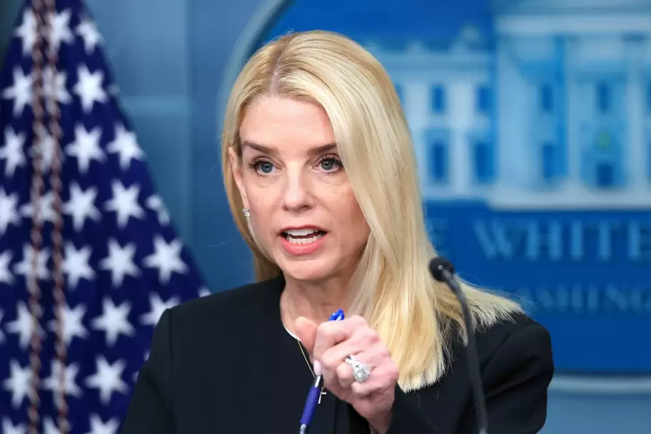 Fiscal general Pam Bondi