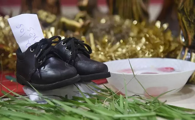 Seg�n la tradici�n, durante la noche del 5 de enero los chicos deben dejar recipientes con agua y pasto junto a sus zapatos