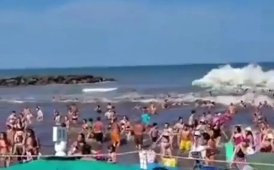 Una "ola gigante" en Santa Clara del Mar dej� 35 heridos y un muerto