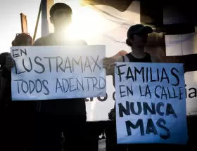 Despidos masivos en Lustramax