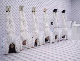 Jugadores de Gran Hermano Brasil intentan superar el cuarto blanco para entrar a la casa m�s famosa