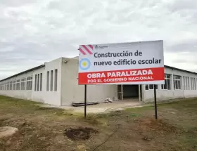 Obra p�blica paralizada