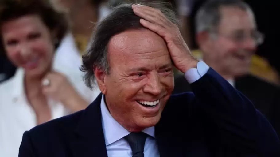 Julio Iglesias reapareci� p�blicamente tras las denuncias en su contra por abuso sexual