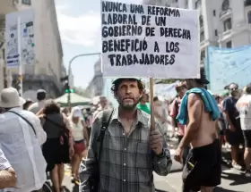 "Nunca una reforma laboral de un gobierno de derecha benefici� a los trabajadores"