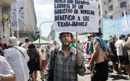 "Nunca una reforma laboral de un gobierno de derecha benefici� a los trabajadores"