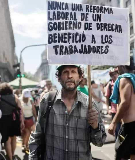 "Nunca una reforma laboral de un gobierno de derecha benefici� a los trabajadores"