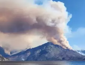 Una columna de humo se vio en la zona de Puerto Patriada y gener� la alerta entre los vecinos.