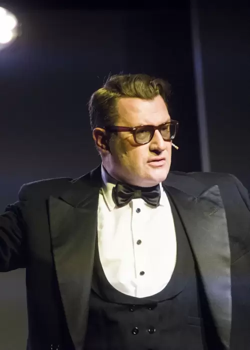 Gabriel Oliveri en Querid�simo Truman