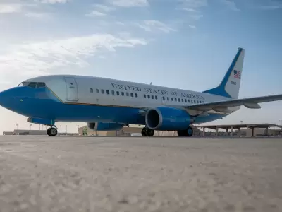 Avi�n de la Fuerza A�rea yankee en suelo ant�rtico