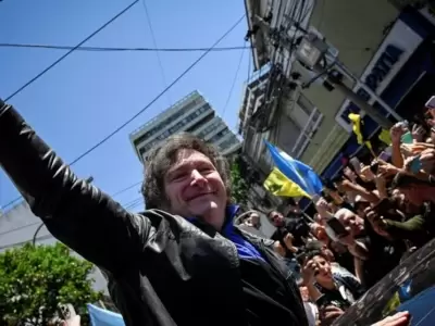 Javier Milei en Mar del Plata con el apoyo de sus militantes, en el marco del Tour de la Gratitud.