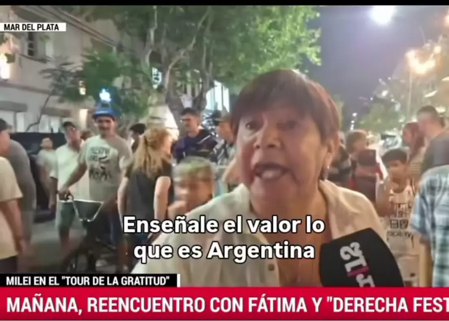 Manifestantes repudiaron a Javier Milei en el marco de su visita a Mar del Plata.