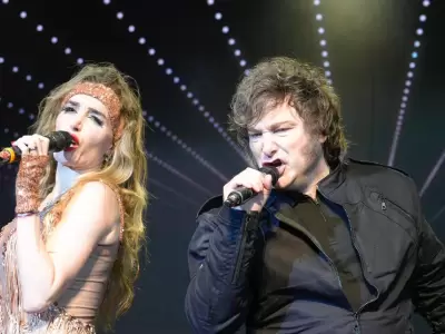 Milei se subi� al escenario junto a F�tima Florez
