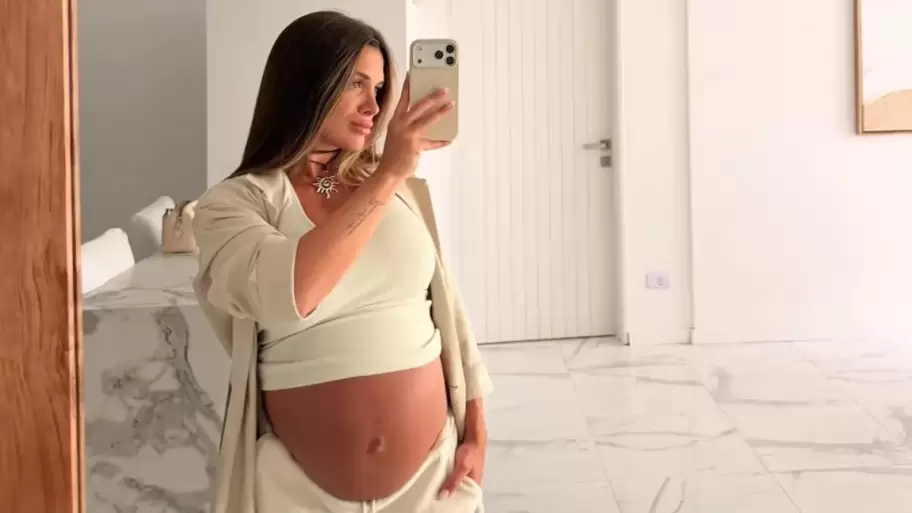 Cami Homs dio a luz tras la semana 40 de gestaci�n