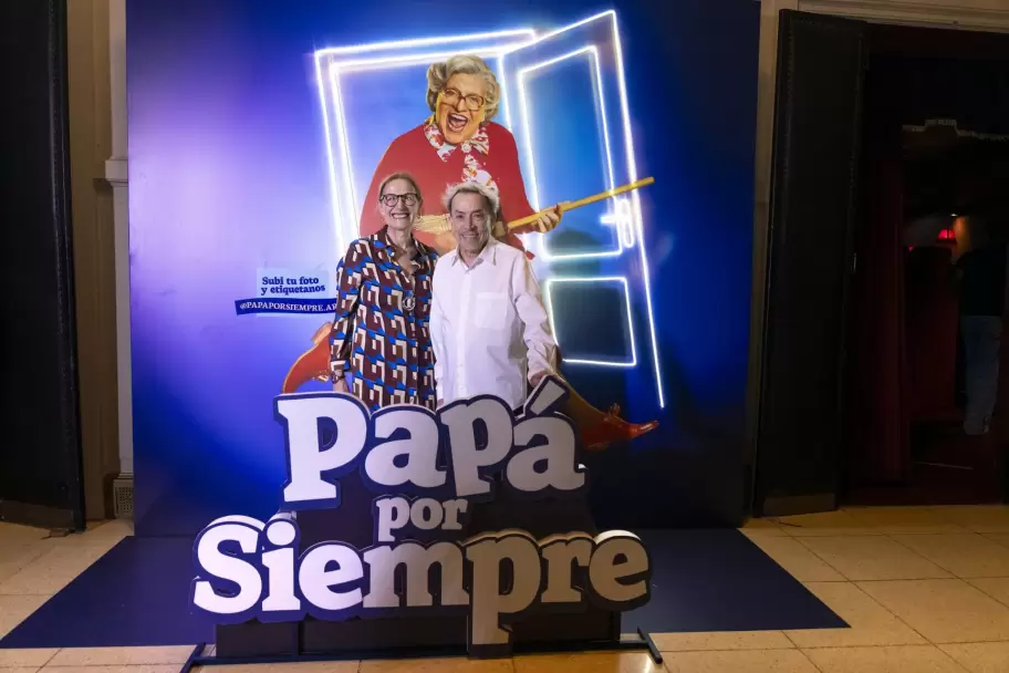 El desfile de famosos en Pap� por siempre