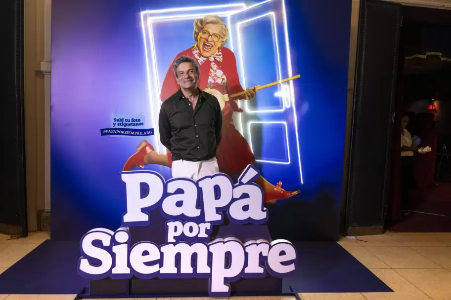 El desfile de famosos en Pap� por siempre