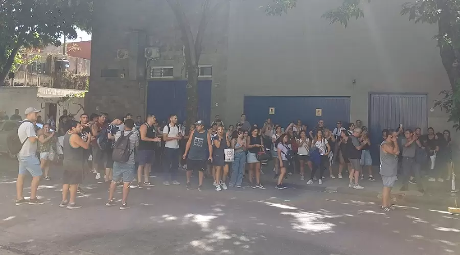 Los trabajadores de Cocot/Dufour salieron a protestar contra los despidos.