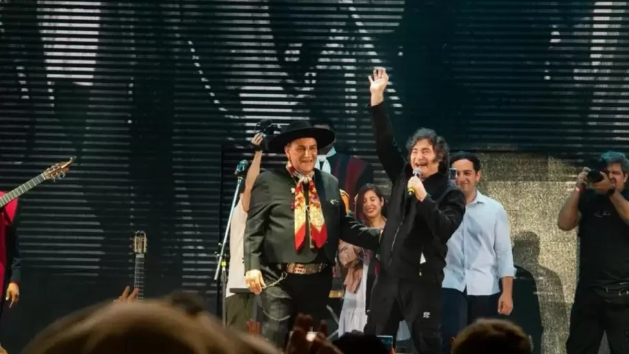 El Chaqueño Palavecino y Javier Milei