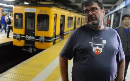 Roberto Pianelli y el subte donde milit� 30 a�os detr�s.