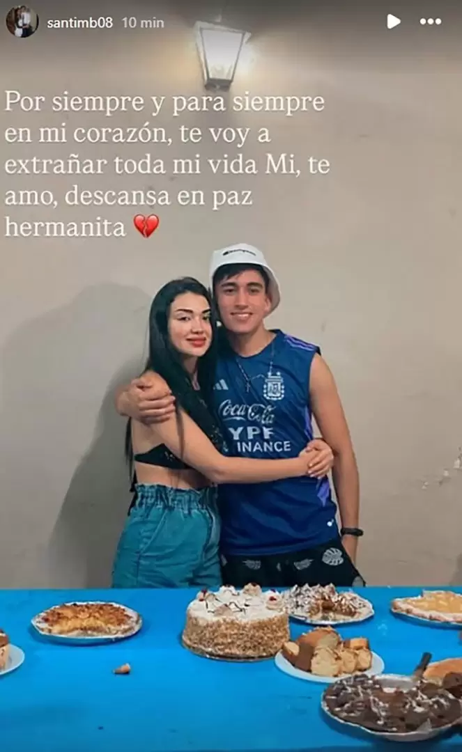 Santiago, su hermano, public� una foto abrazados