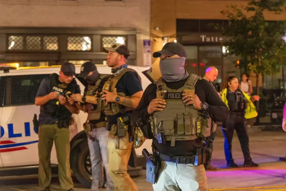 Los efectivos del ICE secuestran extranjeros en Estados Unidos.