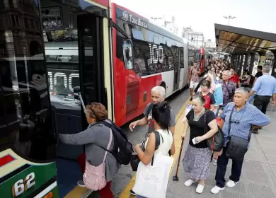 Empresas de colectivos  advierten que podr�an no pagar sueldos y suspender el servicio