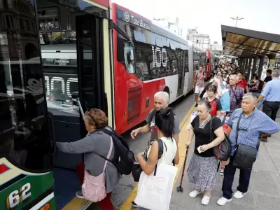Llegan a un acuerdo y se suspende el paro de colectivos