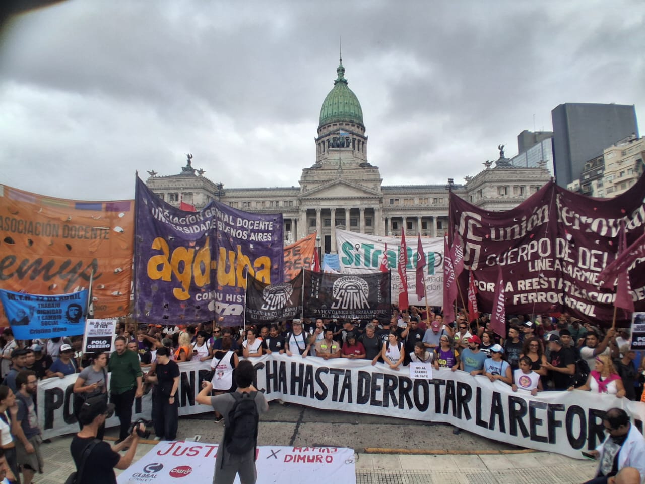 Fallo a favor de la reforma laboral y timing bajo sospecha: el Gobierno ...