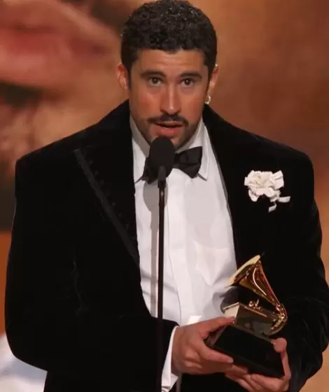 Bad Bunny se convirti� en el primer artista latino en casi siete d�cadas de premios en ganar el Grammy a Mejor �lbum del A�o