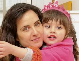 Julieta D�az y su hija Elena Antonia.