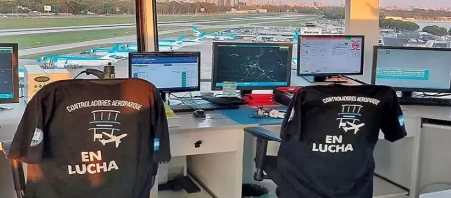 Controladores a�reos ir�n a paro el 9 de febrero