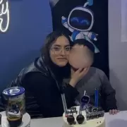 Se despert� Basti�n y la mam� cont� sus primeras reacciones: "Hola hijo"