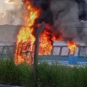 Fuego y desesperaci�n en el Tren de las Sierras: m�s de 120 pasajeros fueron evacuados en medio del humo y las llamas