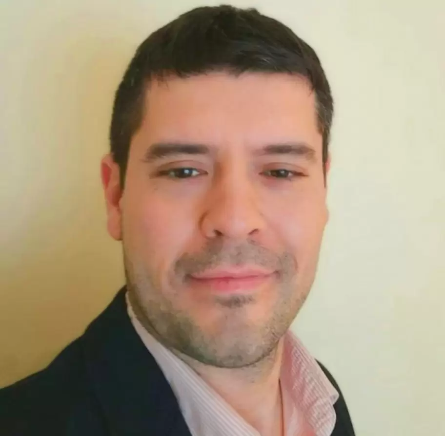 Mart�n Pitzzu, onc�logo entrevistado, habl� de la importancia que tiene la difusi�n de informaci�n a la hora de hablar de c�ncer