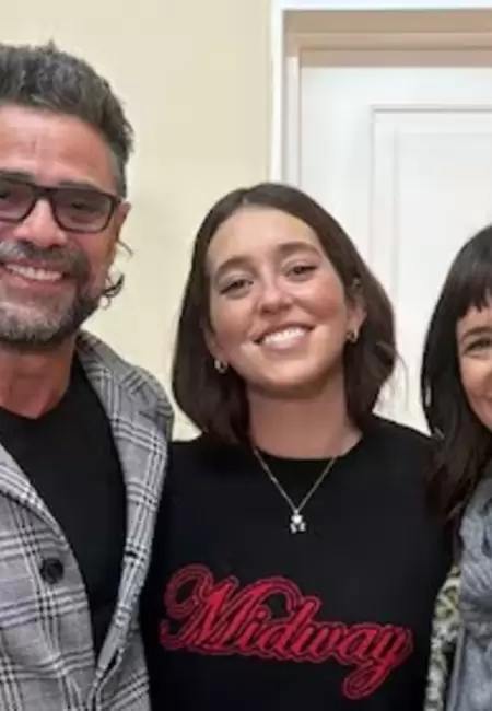 Luciano Castro junto a Leticia Siciliani y Griselda Siciliani