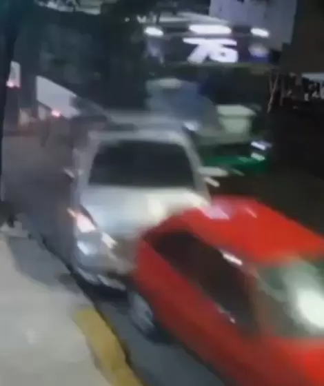 Un colectivo de la l�nea 76 avanz� sin frenar