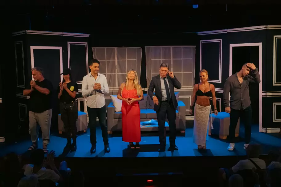 El elenco de Los Sospechosos del Piso 10.