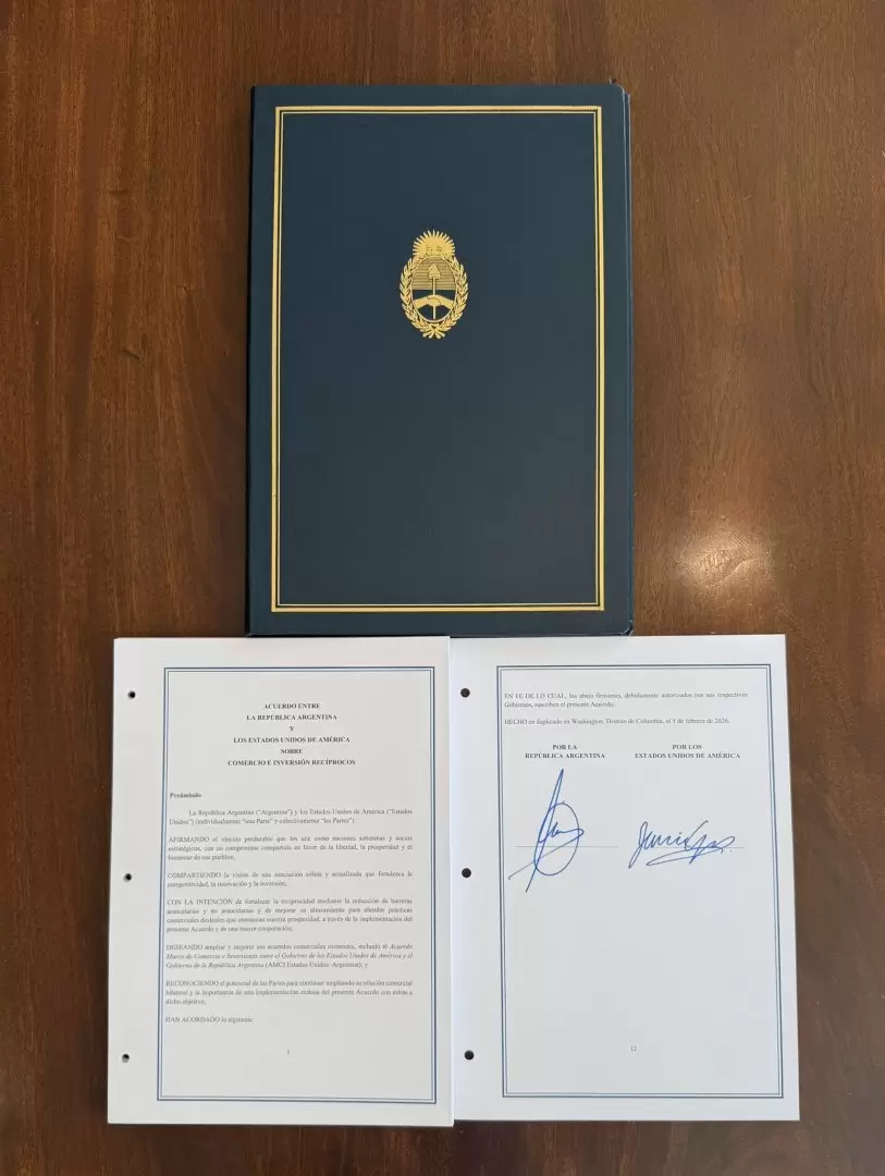 Quirno comparti� esta foto del Acuerdo de Comercio e Inversi�n Rec�proco firmado