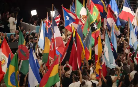 Los colores latinos brillaron en el Super Bowl 2026