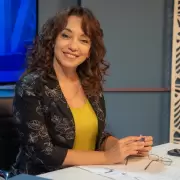 "Milei, la conch* de tu madre": rompi� el silencio la locutora que ley� el cartel contra el presidente