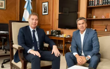 El ministro del Interior, Diego Santilli, junto al gobernador de Chaco, Leandro Zdero.