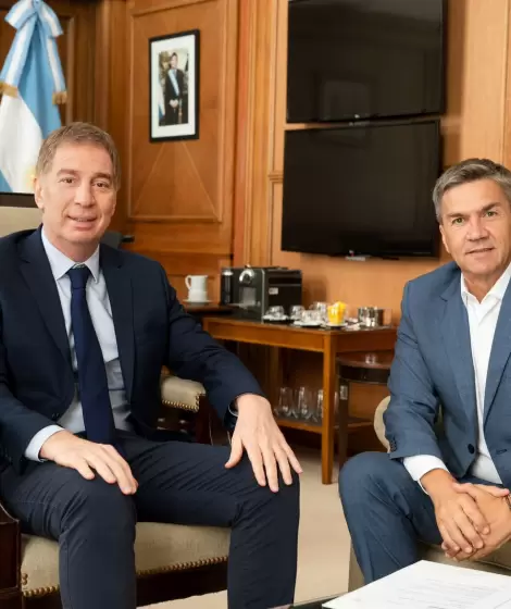 El ministro del Interior, Diego Santilli, junto al gobernador de Chaco, Leandro Zdero.