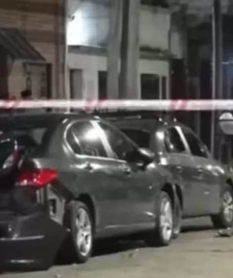 Un polic�a muri� tras ser embestido por ladrones que hu�an con una camioneta robada